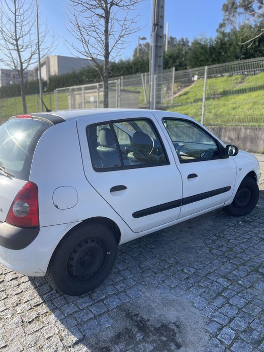 Renault Clio 1.2 DCI – 2003 – Muito Económico