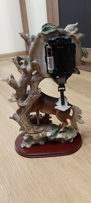 Продам статуэтку с часами