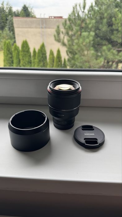 Samyang 85 1.4 FE II Sony FE / E + Stacja dokująca Samyang
