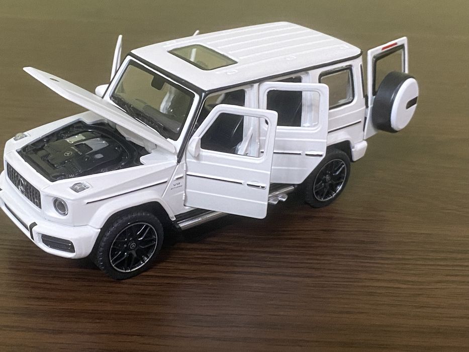 Модель авто 1:32 Mersedes G63