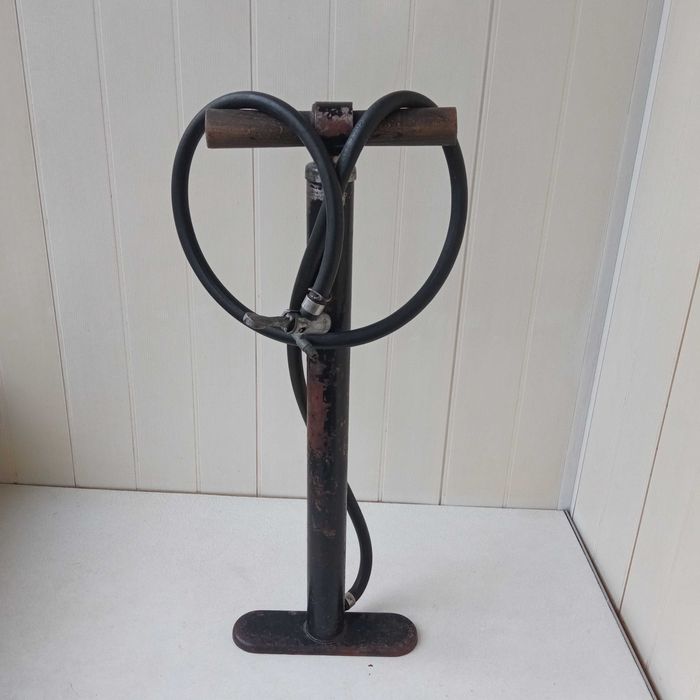 Ручной автомобильный насос СССР