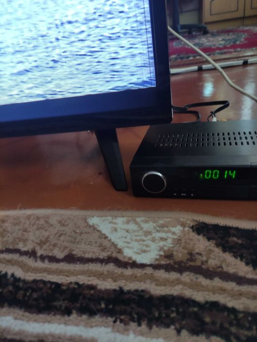 Продам тюнер спутниковий  OPTICUM 4060 cх весь комп.робочий