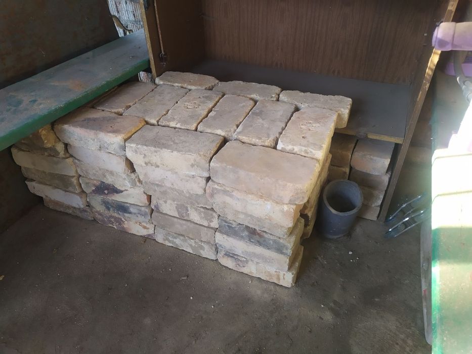 Продам вогнеупорні цеглини