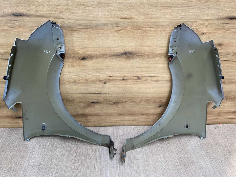 Błotnik przedni lewy, prawy Opel Meriva A kolor z157
