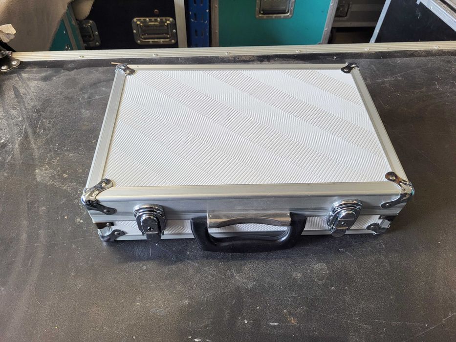 34x23x4,5 Walizka case flightcase FAKTURA