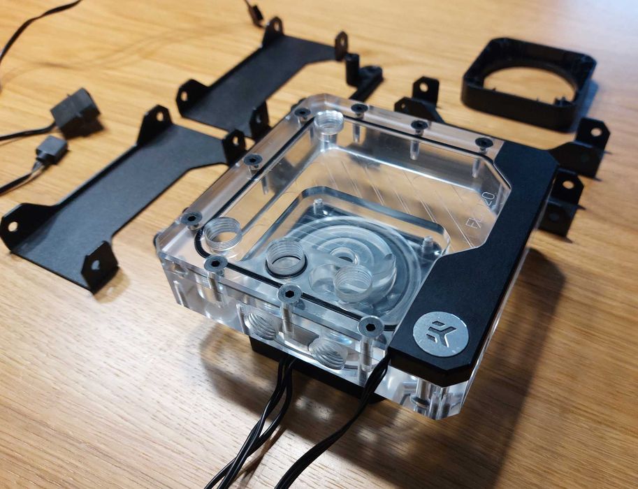 EK-Quantum Kinetic FLT 120 DDC PWM D-RGB - Plexi