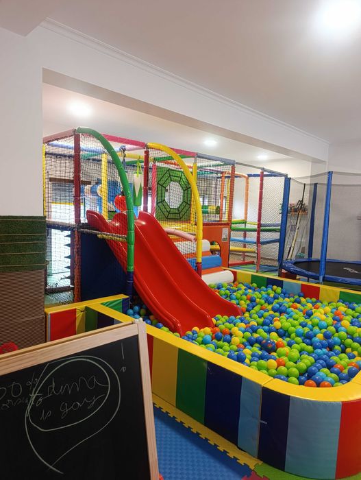 Trespasse parque infantil playground para festas de aniversário