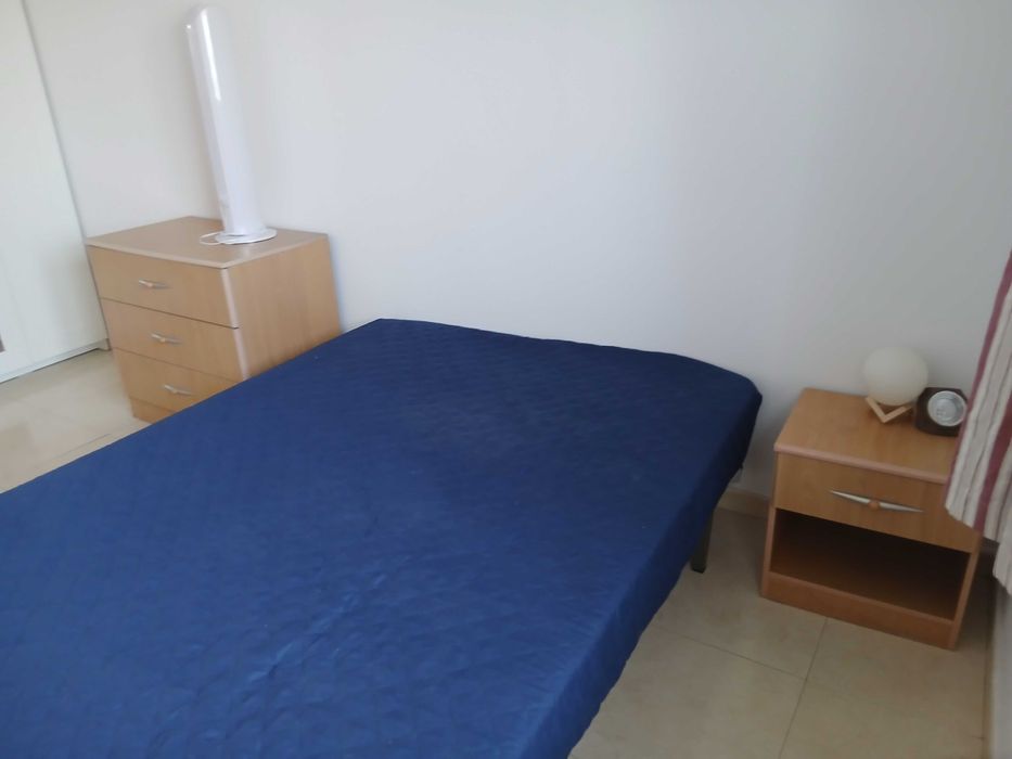 Quarto para arrendar em Monte de Caparica