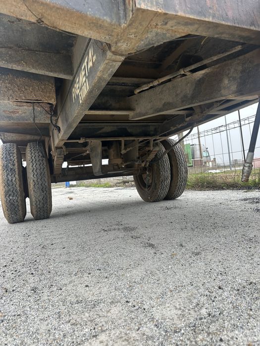 Rebouque 6300kg com travao hidraulico e taipais altos