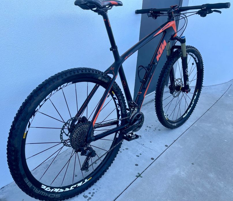 KTM Myroon Master