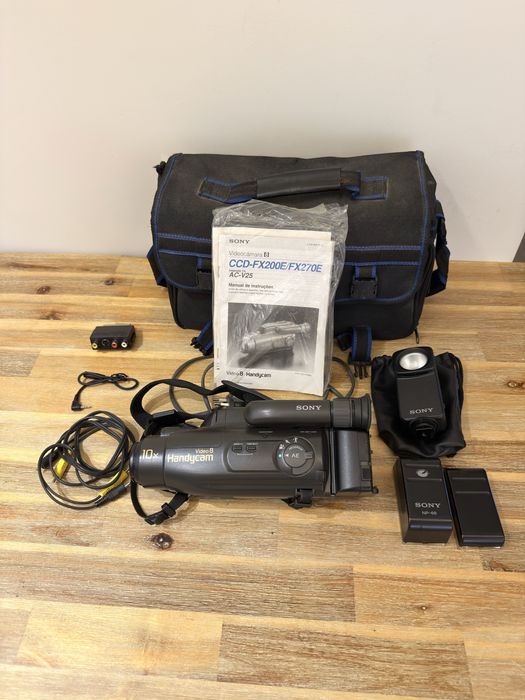 Sony Handycam Video8 CCD-FX200E / FX270E + acessórios originais – FUNCIONAL