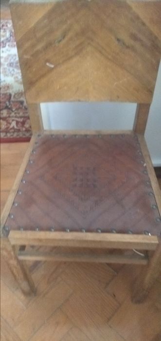 Cadeira estofada rosa velho + conjunto 6 cadeiras antigas em couro