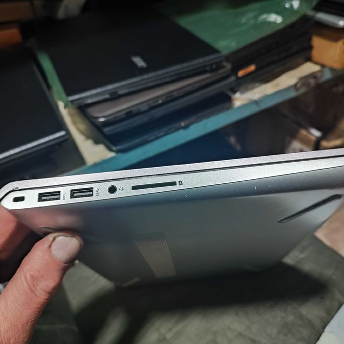 HP Pavilion 14-bf085no \ 14 Full HD\i3-7100u\4\240ssd