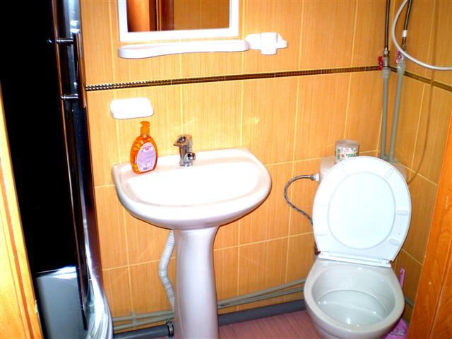 Посуточно, почасово 2-ух комнатная 2 этаж, дом, 5 кроватей, Садовая/Чкалова. СИТИ-Центр, документы