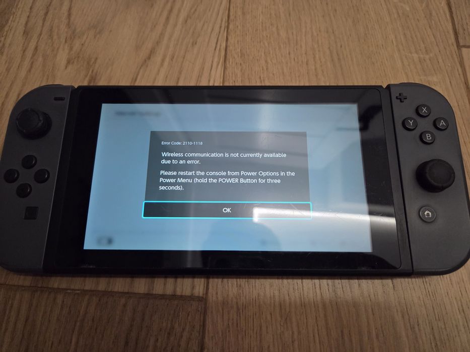 Zestaw Konsola Nintendo Switch V2 32GB + akcesoria uszkodzone WiFi