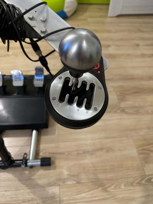 ZESTAW SIMRACING: Thrustmaster T 300 RS + Ferrari F1 + TH8A + Pedały + Wheel Stand + Fotel
