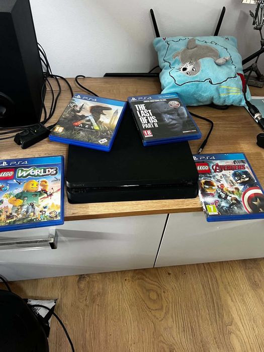 Ps4 slim 500gb bez pada z grami