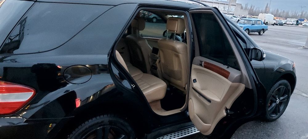 Продам Mercedes ML 350. Макс. комплектація.