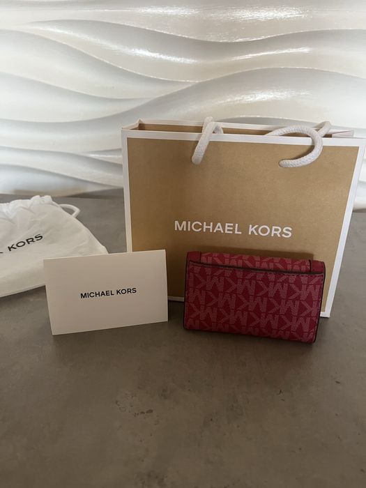 Чехол для ключей , оригинал Michail Kors c монограмой.