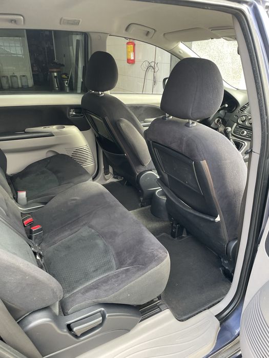 Mitsubishi grandis
