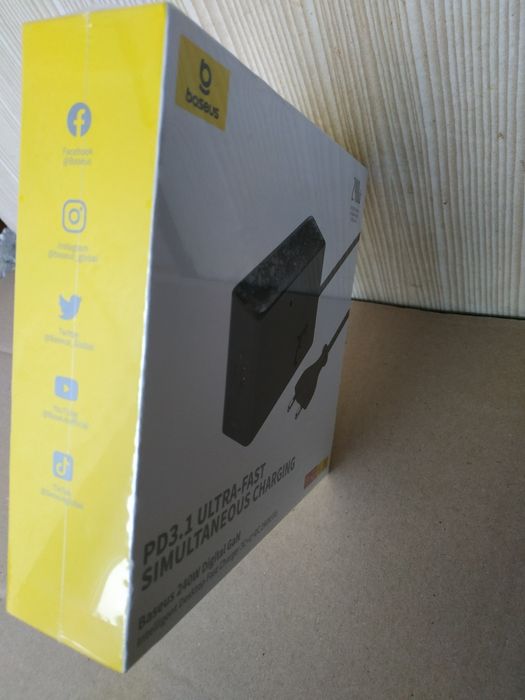 BASEUS  240W GAN . Потужний зарядний пристрій. ORIGINAL!