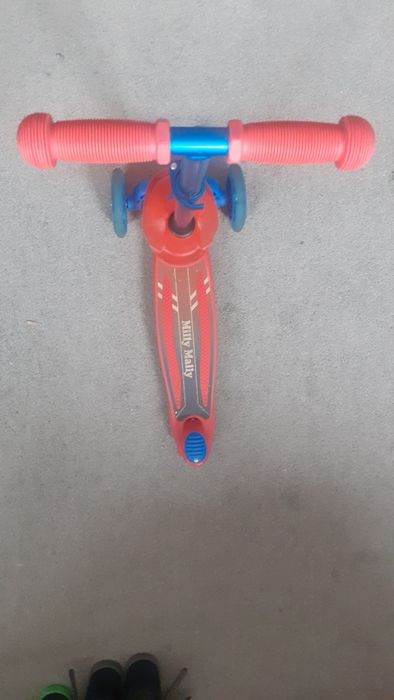 Hulajnoga trójkołowa Milly Molly świecąca