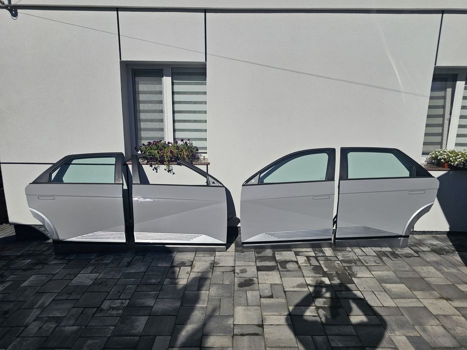 Hyundai IONIQ5 Дверь задняя передняя левая правая комплектная