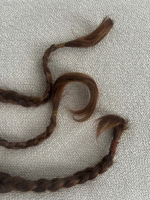Naturalne włosy dziewicze – 50 cm / 110 g – ciemny blond