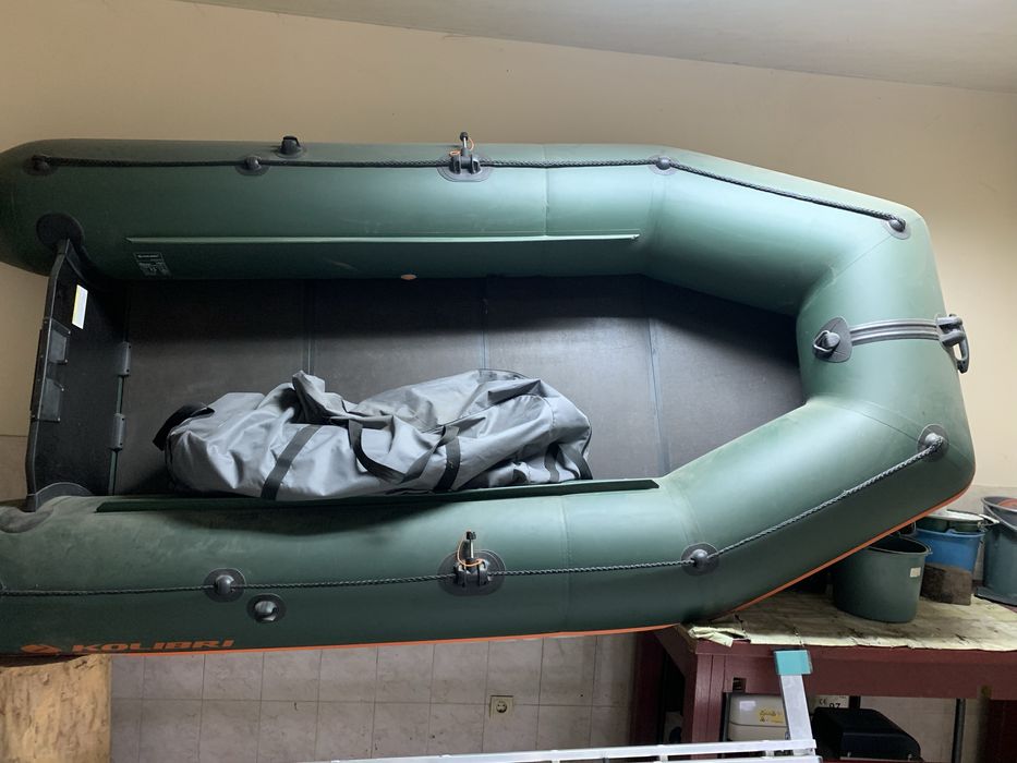 Надувний човен Kolibri під мотор