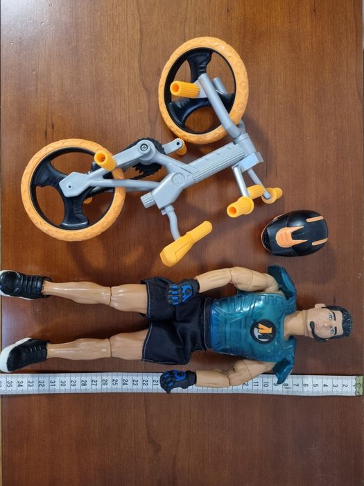 Boneco Action Man - Bicicleta