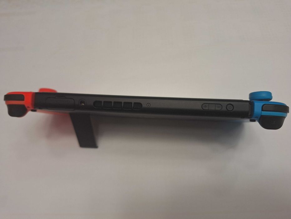 Konsola NINTENDO Switch HAC-001(-01) + Pad + 2Gry +Akcesoria
