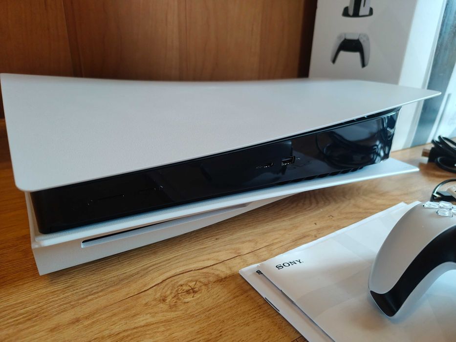 PlayStation ps 5 gw. ubezpieczenie do 23.11.2027r. (3 gry)