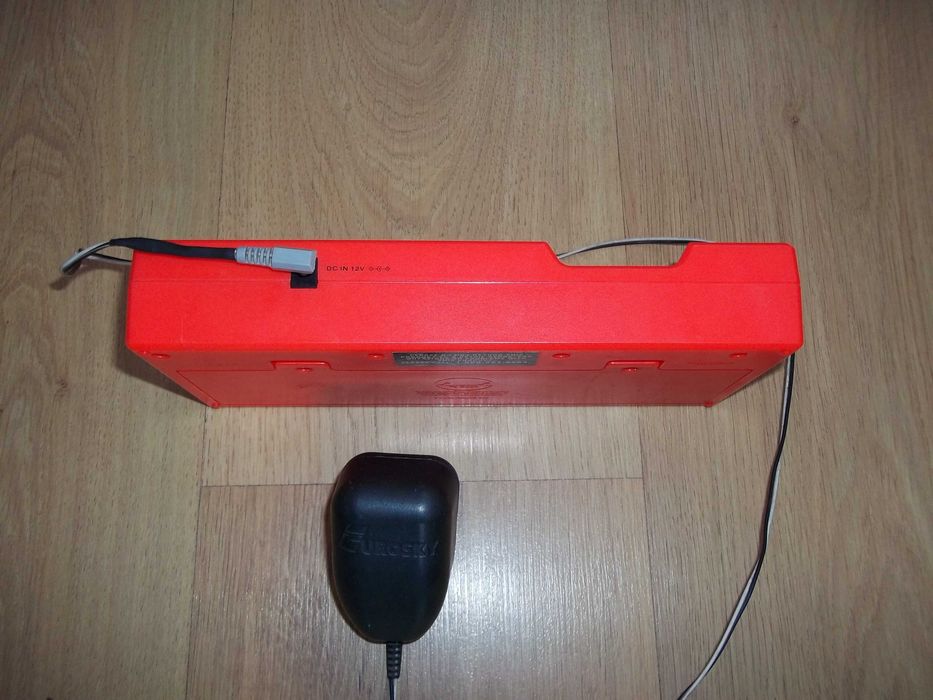 Зарядне для Батерейок LR 14.