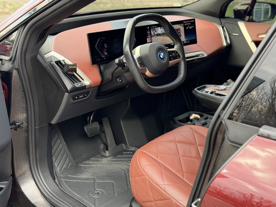 BMW iX XDrive50 2022 рік