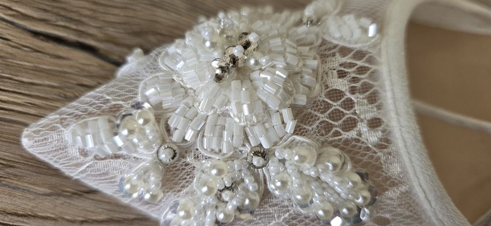 Nowe Prześliczne Białe Szpilki Koronkowe Wiązane Roz. 46