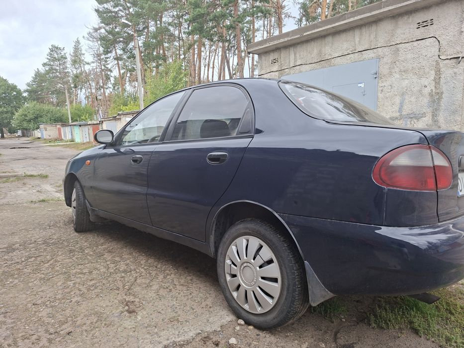 Автомобиль Ланос.