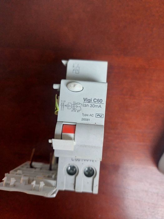 Блок диференціальний захисту Vigi C60  30 мА