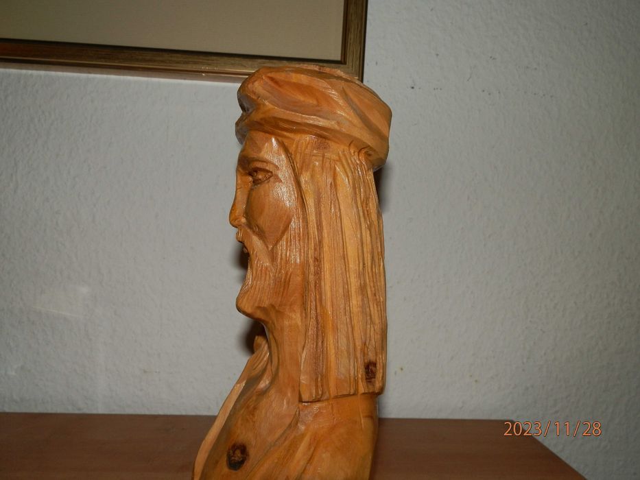 Busto de Cristo esculpido