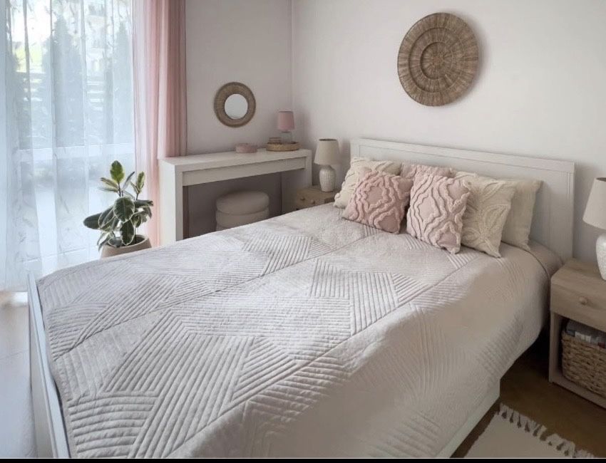 Lóżko drewniane w kolorze białym IKEA 160/200