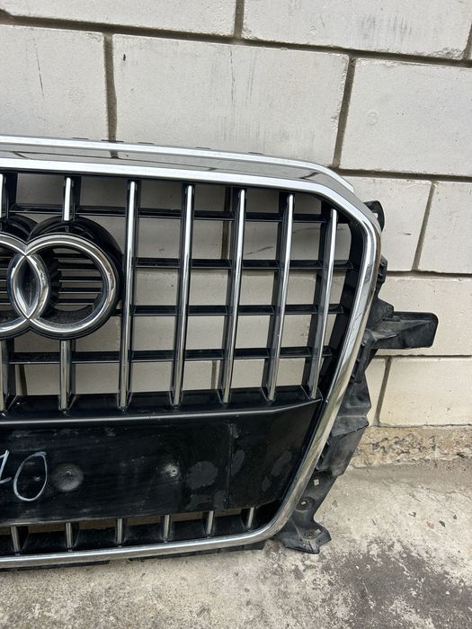 Решітка передня Audi Q5 8R 8R0853651R оригінал