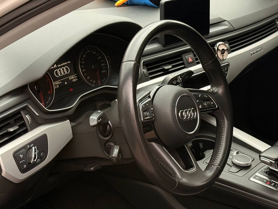 AUDI A4B9 2016.