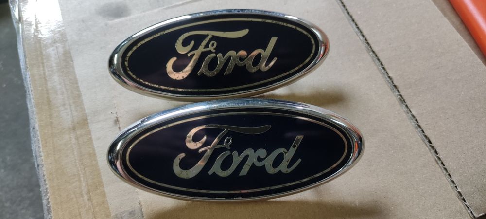 Emblemat znaczek logo Ford tył tylny na klapę Focus mk2 mk3 i C-max