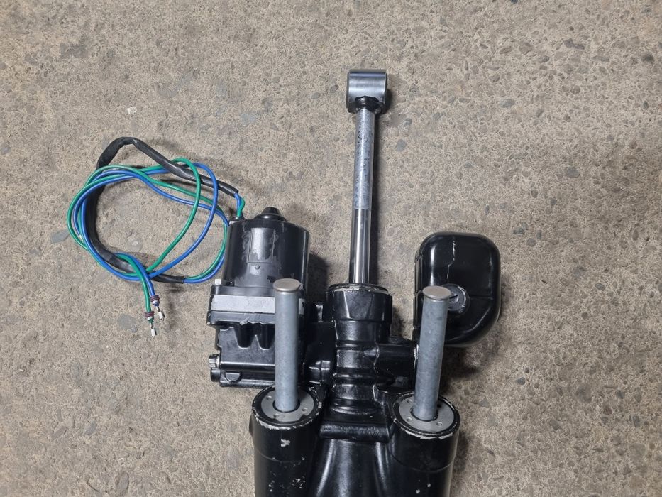 Power trim silnik zaburtowy yamaha evinrude mercury do łodzi