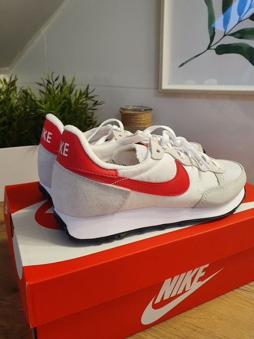 Oryginalne,nowe buty sportowe NIKE Challenger,biało czerwone