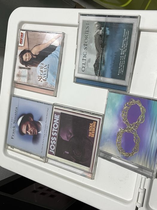 CDs varios. Vendidos em separado