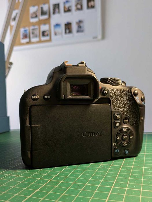 Canon EOS 800D ou T7I