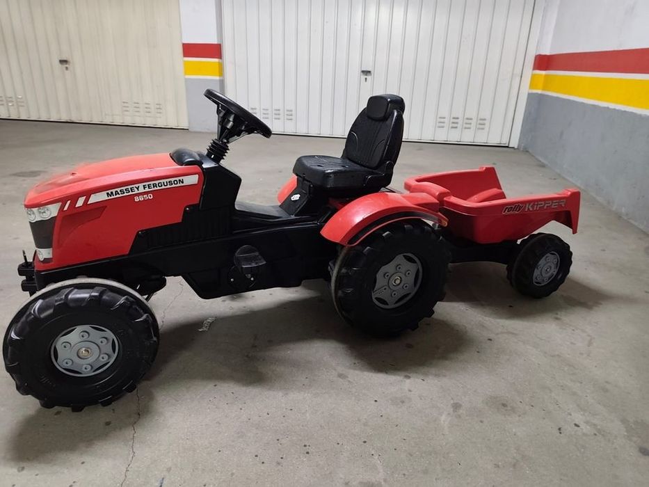 Tractor a pedais Massey Ferguson + reboque