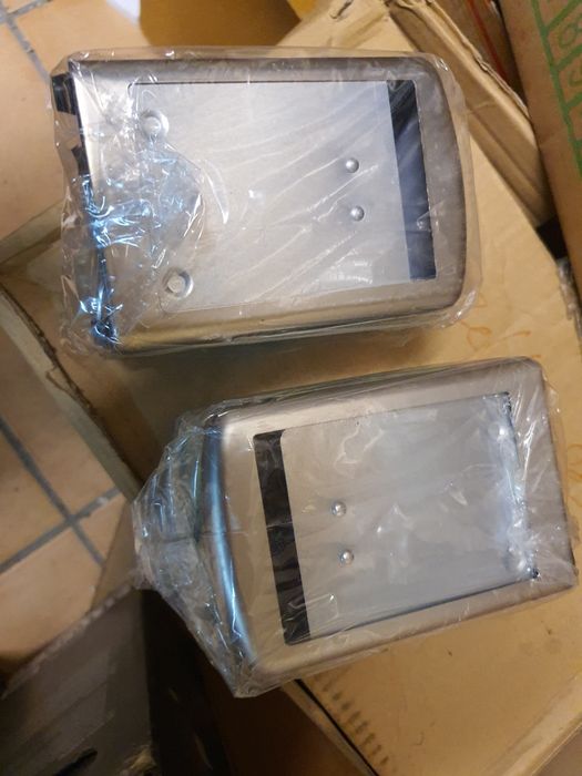 2 dispensadores novos, de guardanapos