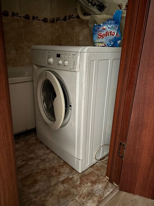 Пральна Машинка INDESIT