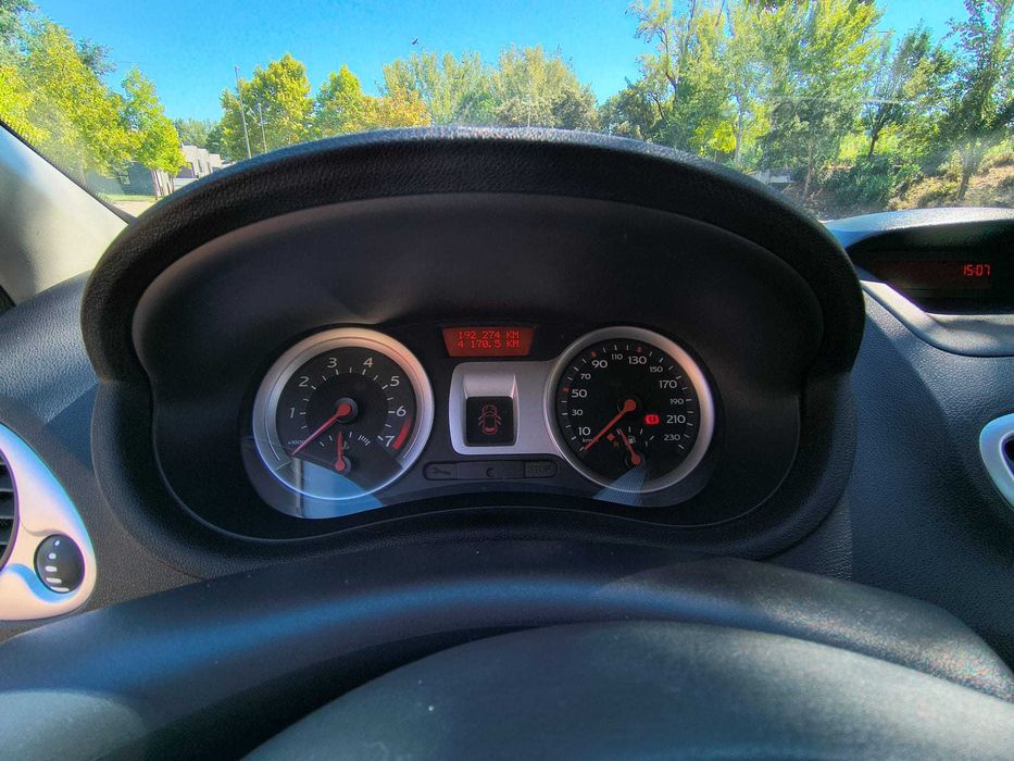 Renault Clio III 1.2 gasolina